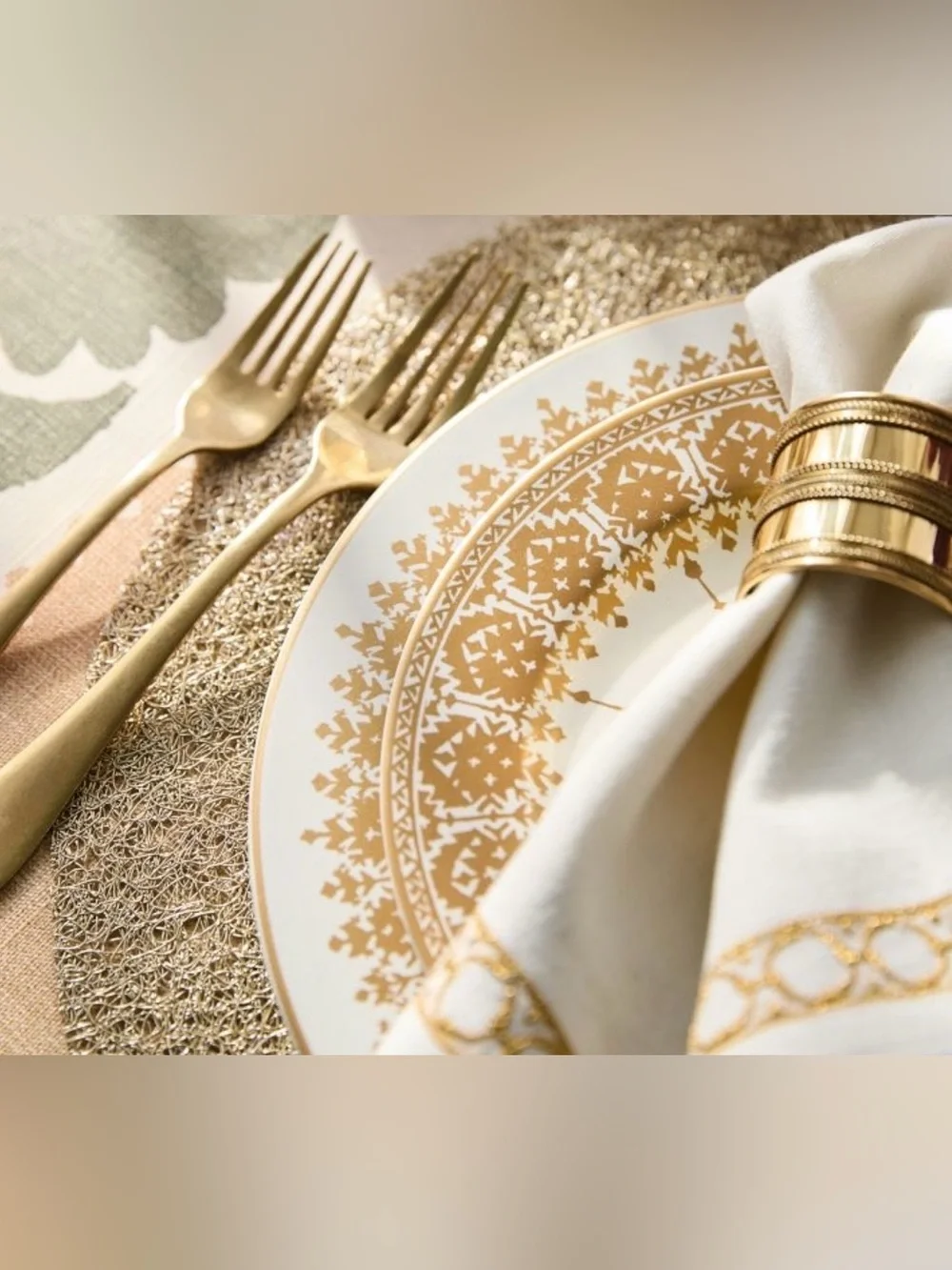 Pottery Barn Diya Dinner Plates - Set of 4